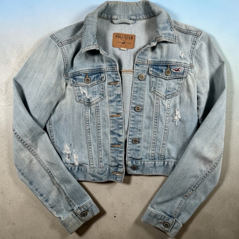 Hollister Womens S Cropped Denim Jacket Light Wash Distressed Trucker Logo
